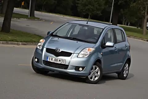 TOYOTA YARIS 1.3