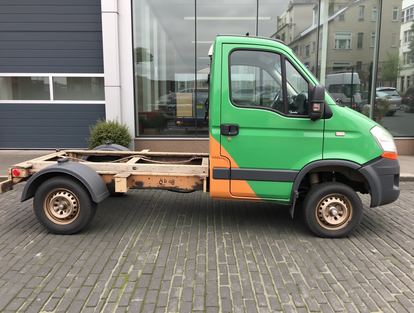 RENAULT MASCOTT Chassis 130