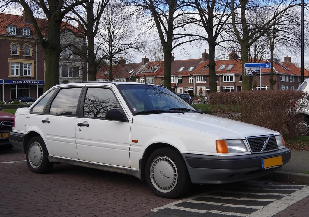 VOLVO 440 1.7