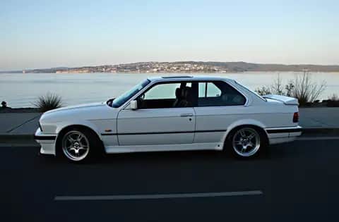 BMW 3-SERIE 323 i
