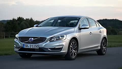 VOLVO S60 II D4